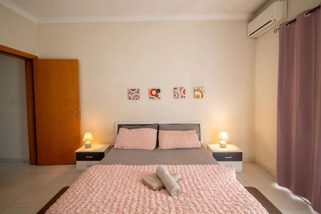 Modern Apt In The Heart Of Maltese Nightlife Saint Julian's Exterior photo