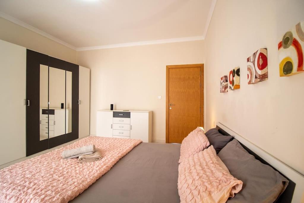 Modern Apt In The Heart Of Maltese Nightlife Saint Julian's Exterior photo